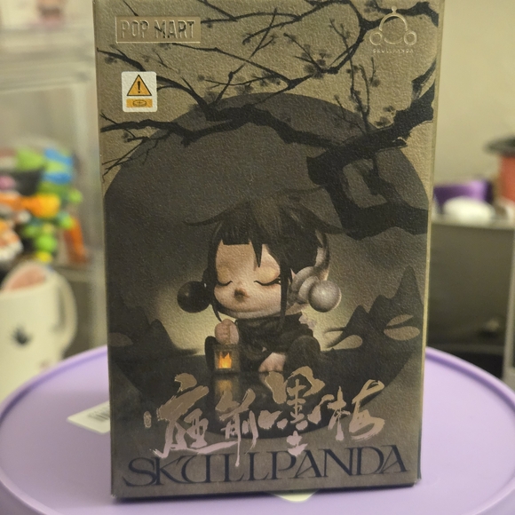 Pop Mart Skullpanda Figure - Picture 3 of 8